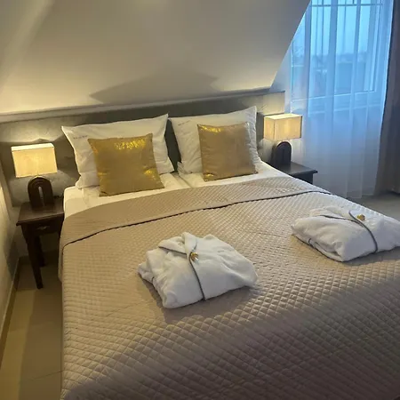 Alojamento de Acomodação e Pequeno-almoço Taan Royal 4*