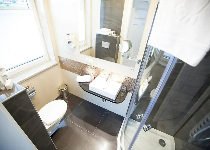 Taan Royal B&B 레왈