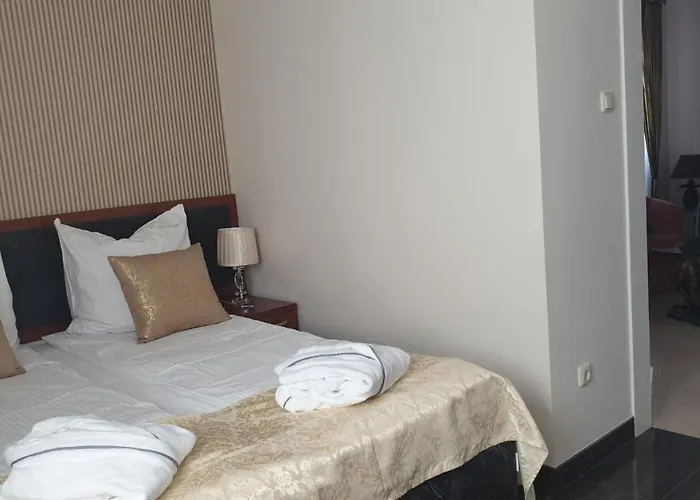 Taan Royal B&B 레왈