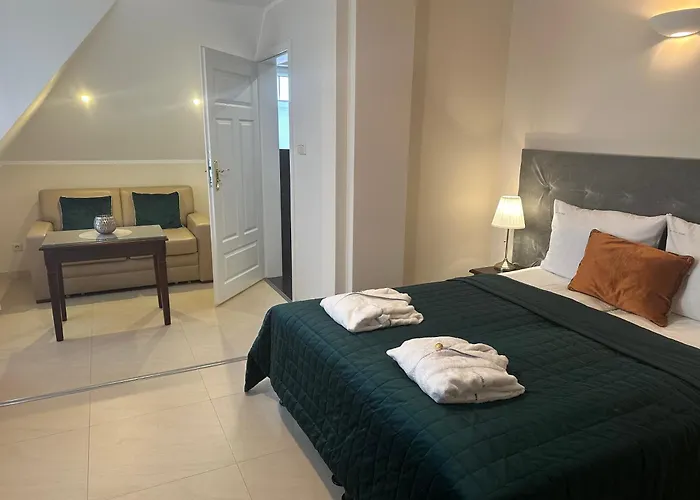 Taan Royal B&B 레왈